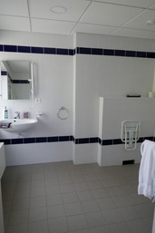 Salle de bain de la chambre.JPG