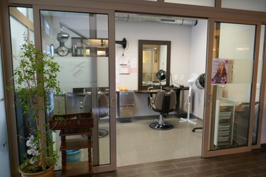 Salon de coiffure 2.JPG