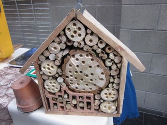 Semaine de l’abeille fabrication hôtels.JPG